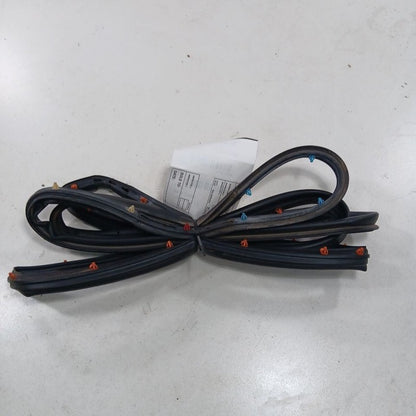 Jeep Cherokee On Door Seal Rubber Left Driver Rear Back  2015 2016 201
