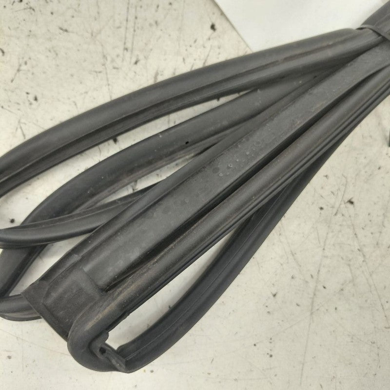 Hyundai Kona On Door Seal Rubber Left Driver Rear Back  2021 2020 2019