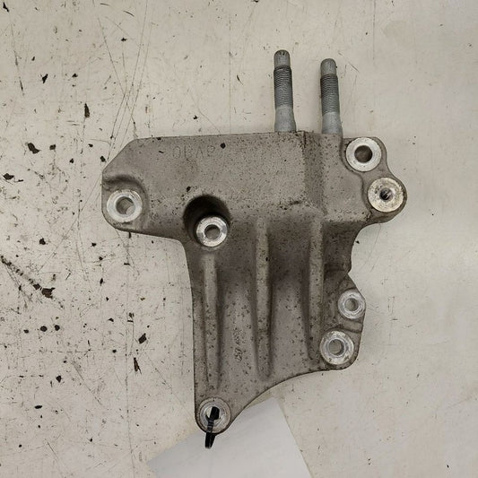 Hyundai Santa Fe Engine Motor Mount Bracket Right Passenger  2019 2020