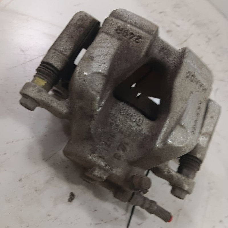 Passenger Right Front Brake Caliper Fits 19-23 Jeep Renegade OEM