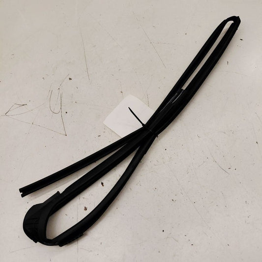 Nissan Versa Door Glass Window Seal Rubber Right Passenger Front  2024