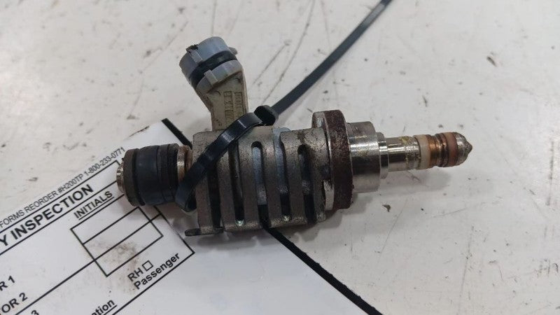 2320939155D0 Fuel Injection Injector Lower Fits 06-17 LEXUS IS350