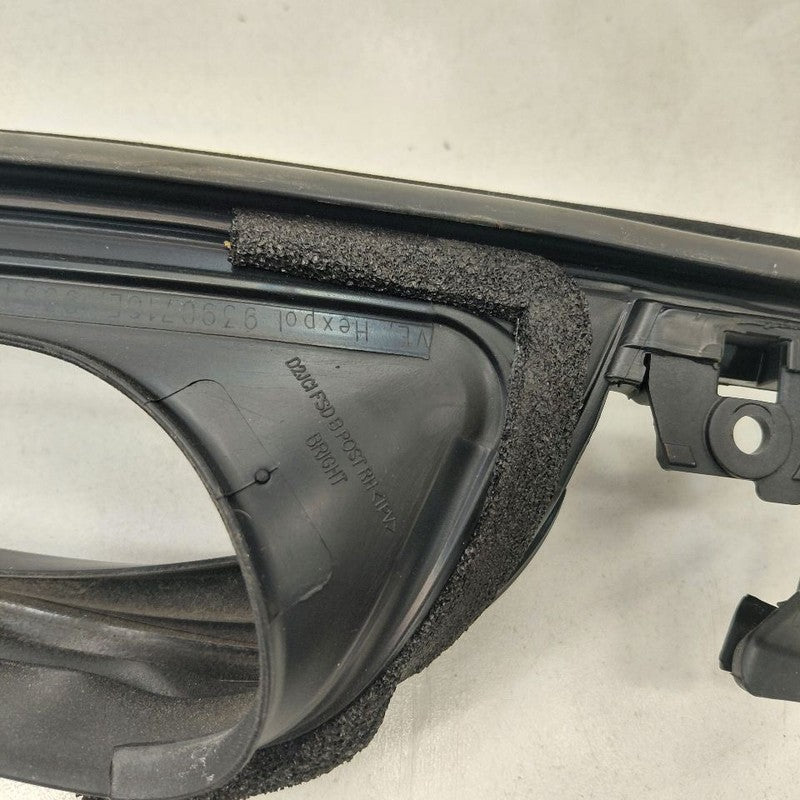 Chevy Volt Door Glass Window Seal Rubber Right Passenger Front  2019 2