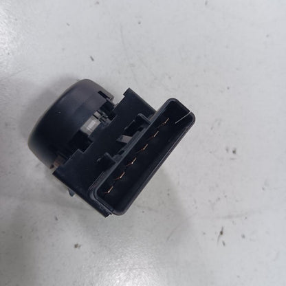 Chrysler 300 Passenger Right Seat Lumbar Switch  2015 2016 2017 2018 2019