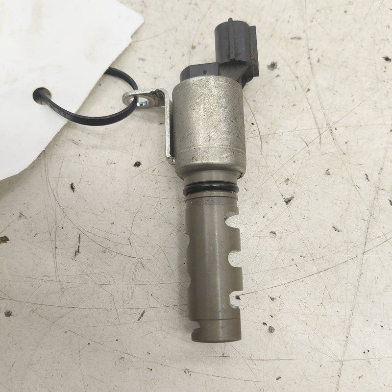 Toyota Prius Variable Timing Gear Oil Control Valve Solenoid Cylinder 