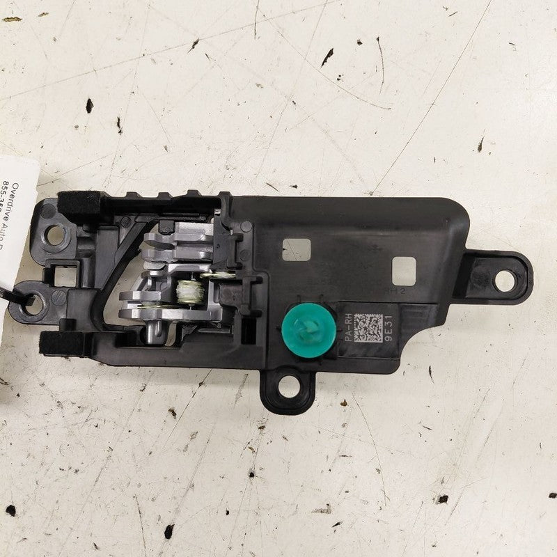 Kia Sportage Door Handle Right Passenger Front Interior Inside  2020 2