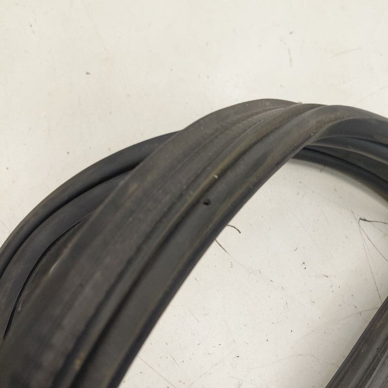 Fiat 500 X Model   Trunk Lid Hatch Door Rear Back Rubber Seal  2016 20