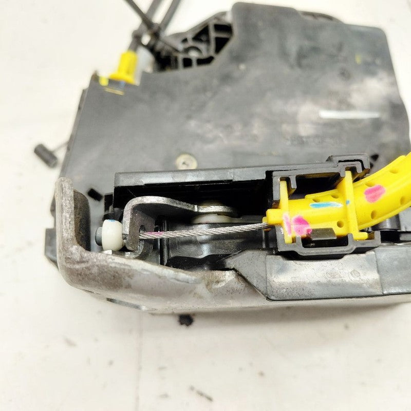 Cadillac XTS Door Latch Lock Left Driver Front      2016 2017 2018