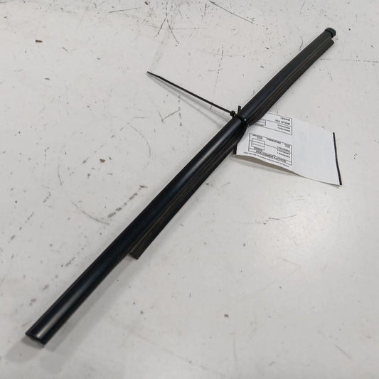 Toyota Prius C Door Window Weather Strip Trim Rear Right Passenger 201