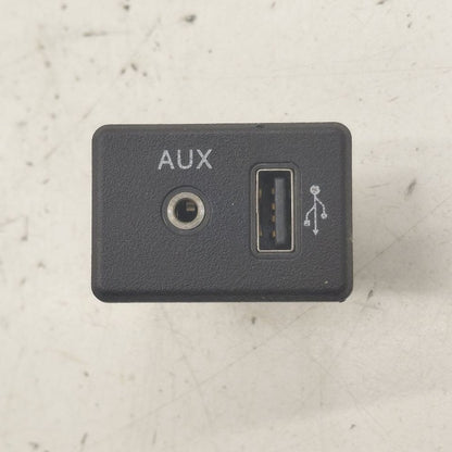 Nissan Versa Note USB Plug In Hub Port  2019 2018 2017