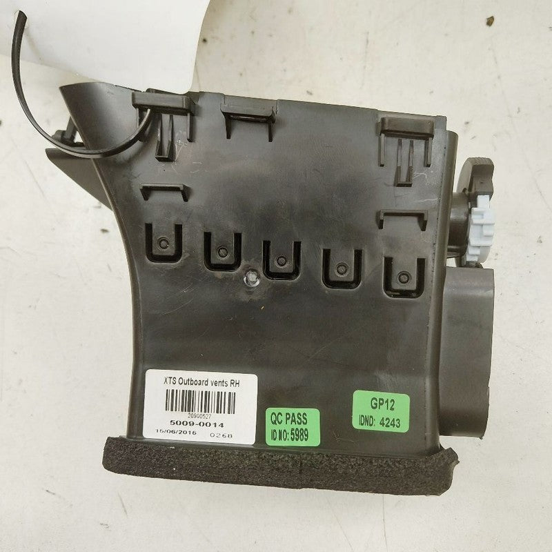 Cadillac XTS Dash Air Vent Right Passenger      2016 2017 2018