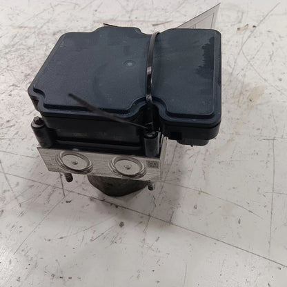 Anti-Lock Brake Part Actuator  Manual Parking Brake 21-23 Nissan Kicks