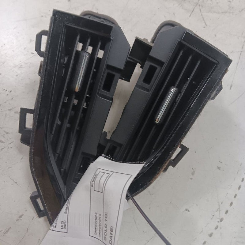 Outback Legacy Dash Air Vent Center Middle  2025 2024 2023 2022 2021 2020