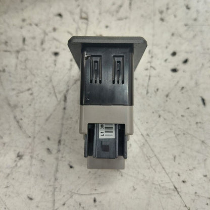 Nissan Versa USB Plug In Hub Port  2019 2018 2017 2016