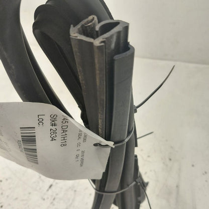 Nissan Versa Note Door Glass Window Seal Rubber Right Passenger Front 