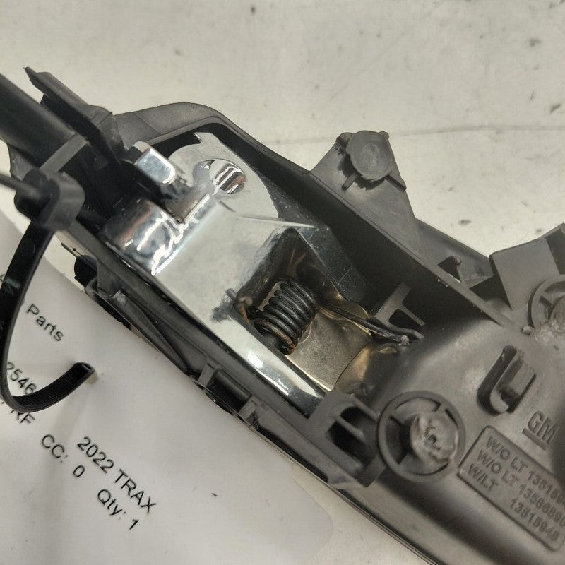 Chevy Trax Door Handle Right Passenger Front Interior Inside  2022 202