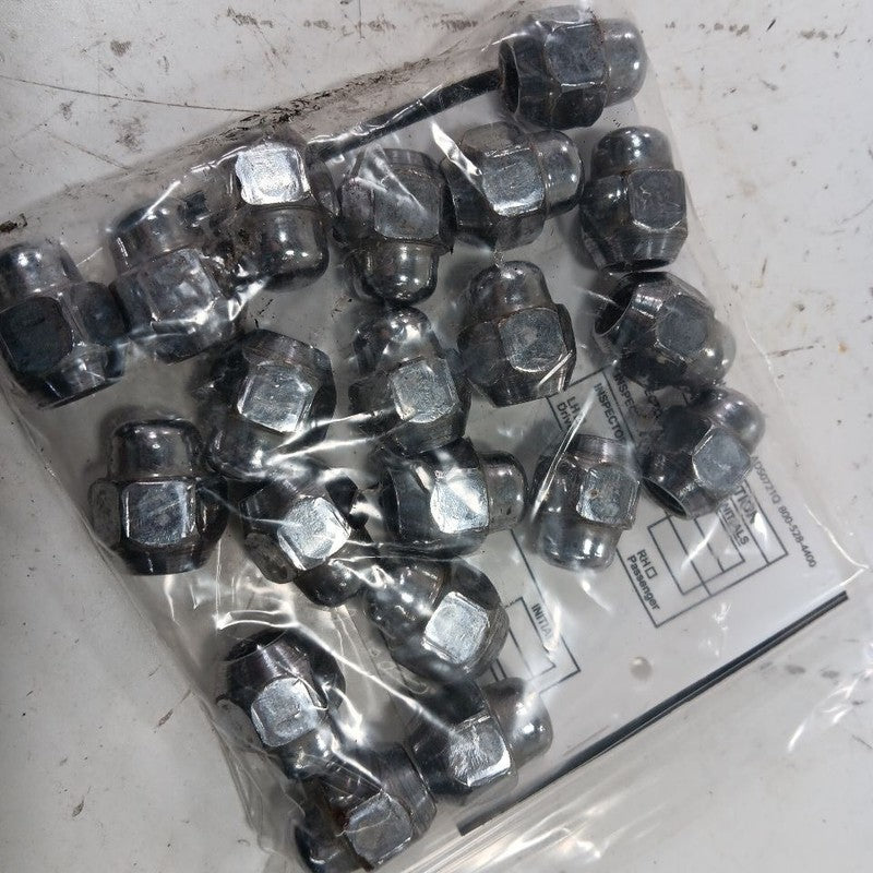 Kia Optima Lug Nut Set  2018 2017 2016 OEM