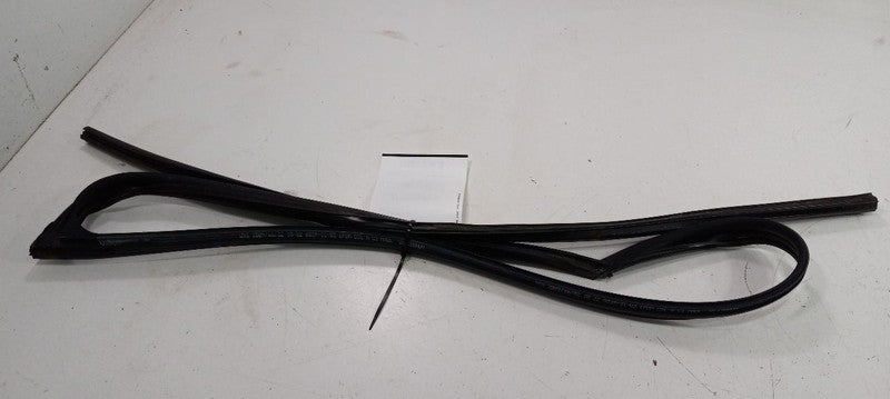 Subaru Legacy Door Glass Window Seal Rubber Right Passenger Front 2010