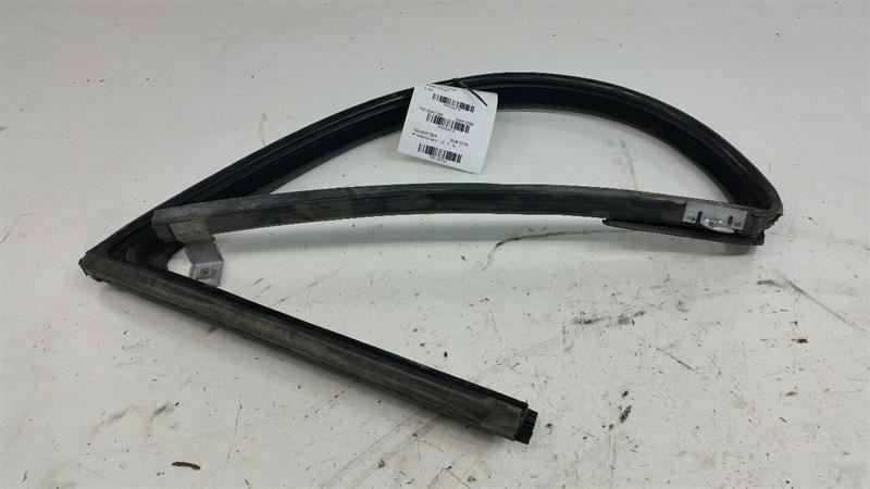 2005 Chevy Impala Door Glass Window Seal Rubber Gasket Right Passenger Front