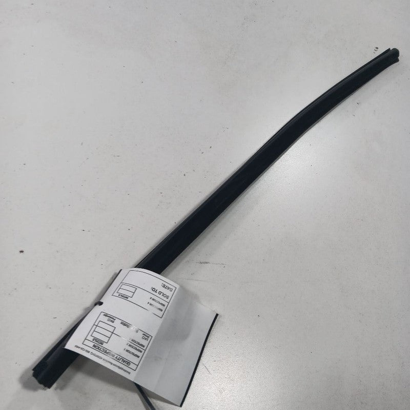 Kia Sorento Right Front Weather Strip Interior  2018 2017 2016 OEM