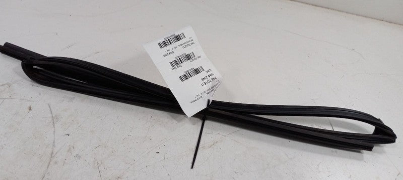 Toyota Corolla Door Glass Window Seal Rubber Right Passenger Rear Back