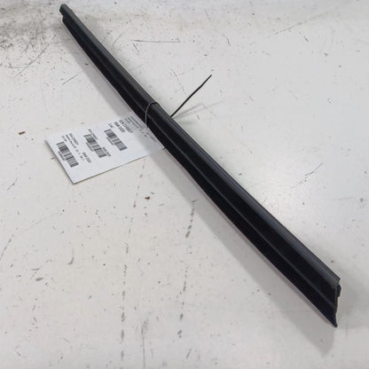 Jeep Compass Right Front Weather Strip Interior  2021 2020 2019 2018 2017