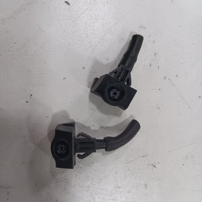 Nissan LEAF Windshield Wiper Washer Fluid Hood Sprayer Nozzles  2013 2014 2015 