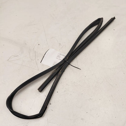 Kia Optima Door Glass Window Seal Rubber Left Driver Front  2018 2017 
