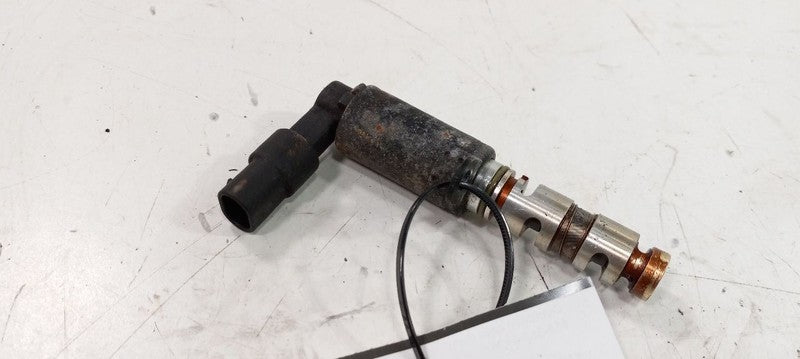 Kia Soul Variable Timing Gear Oil Control Valve Solenoid Cylinder Head