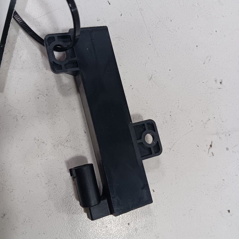 Chrysler 300 Keyless Entry Antenna Module {64469T} 2015 2016 2017 2018