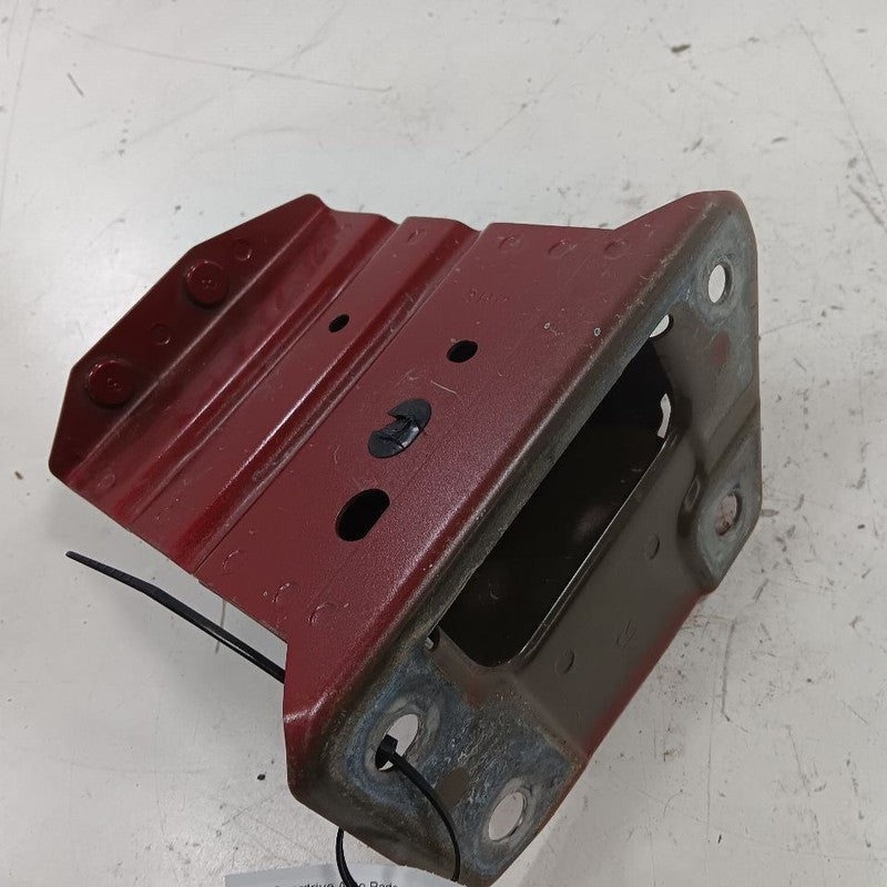 Nissan LEAF Bumper Mount Bracket Right Passenger Side Front 2013 2014 2015 2016 