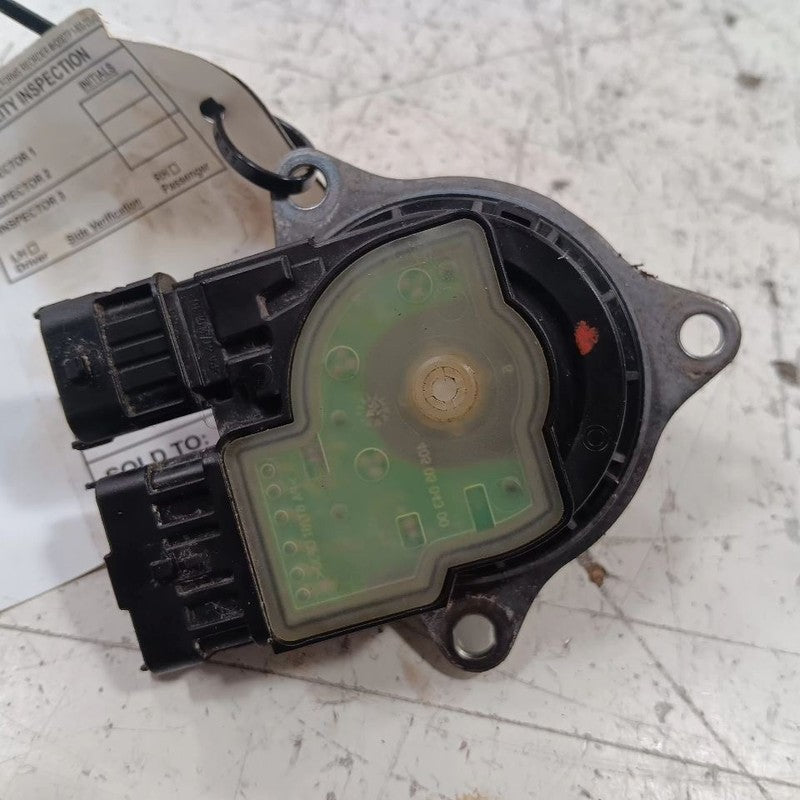 Nissan Kicks Variable Timing Gear Oil Control Valve Solenoid Cylinder 
