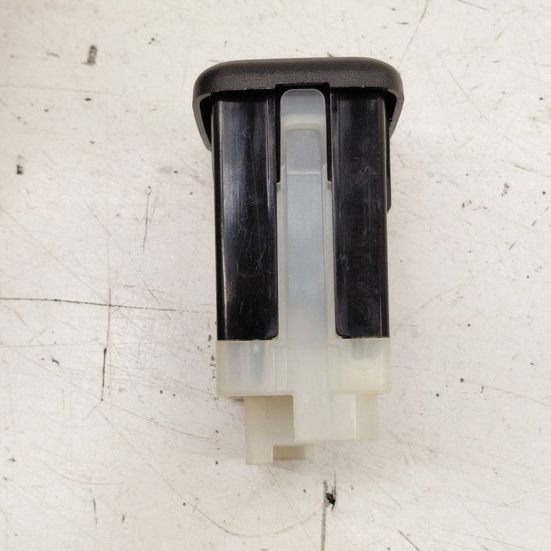 Cadillac CT6 USB Plug In Port {13509942} 2018 2017 2016