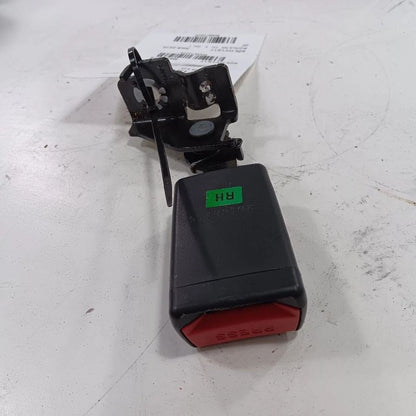 Hyundai Elantra Seat Belt Buckle Latch Right Passenger Rear Back  2017 2016 2015