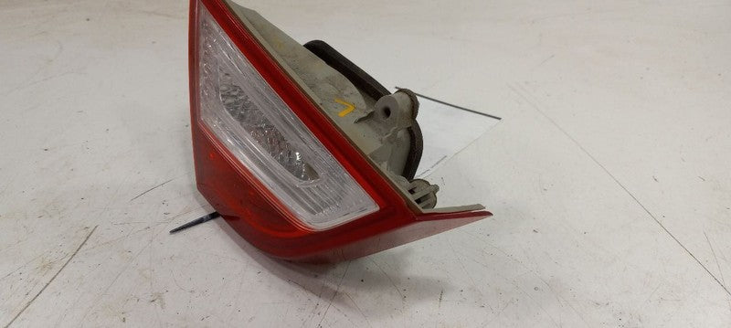 924043Q000 Driver Left Tail Light Brake Lamp  VIN B 8th Digit Lid Mounted Fits 11-14 SONATA