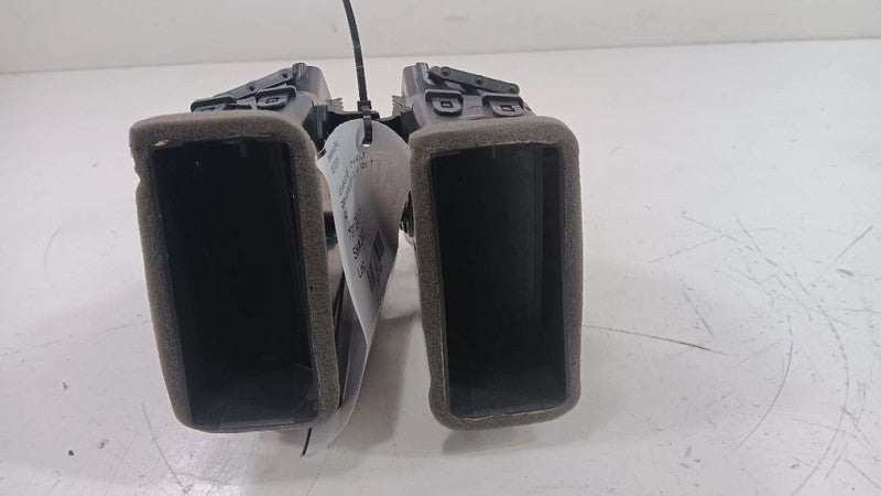 Chevy Volt Dash Air Vent Center Middle  2011 2012 2013 2014 2015 OEM