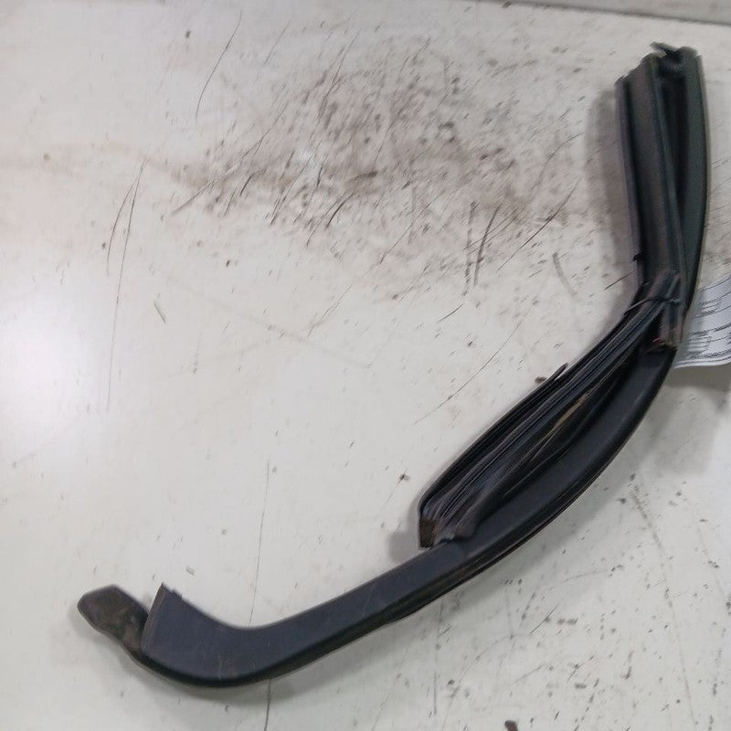 Fiat 500 Door Glass Window Seal Rubber Left Driver Rear Back  2016 201