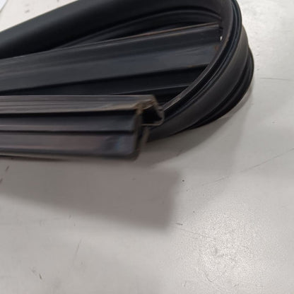Kia Optima Door Glass Window Seal Rubber Left Driver Front  2020 2019 2018 2017