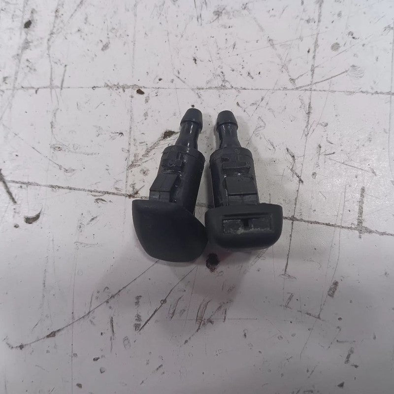 Hyundai Elantra Windshield Wiper Washer Fluid Hood Sprayer Nozzles  2017 2018 20