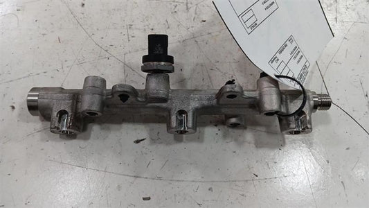 Ford Escape Fuel Rail Injection Injector Mount Bar  2020 2021 2022 202