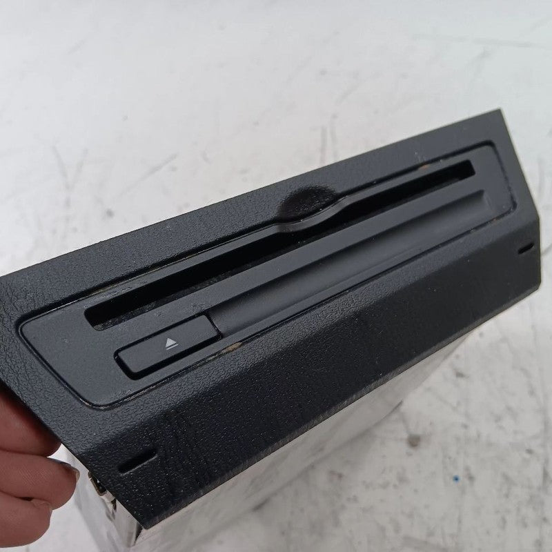 Audio Equipment Radio CD Player 6 Speaker System Fits 16-19 MAZDA CX-3