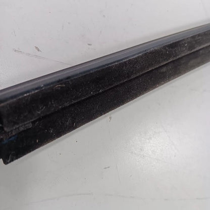 Nissan LEAF Door Glass Window Weather Strip Trim Front Right Passenger  2013 201