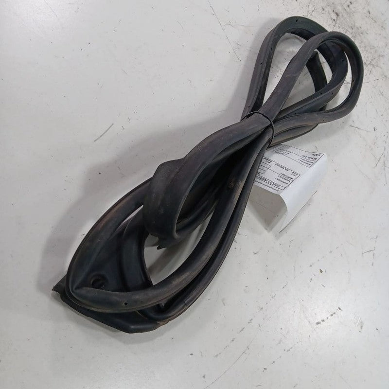 Toyota Prius C On Door Seal Rubber Left Driver Front  2017 2016 2015 2014 2013