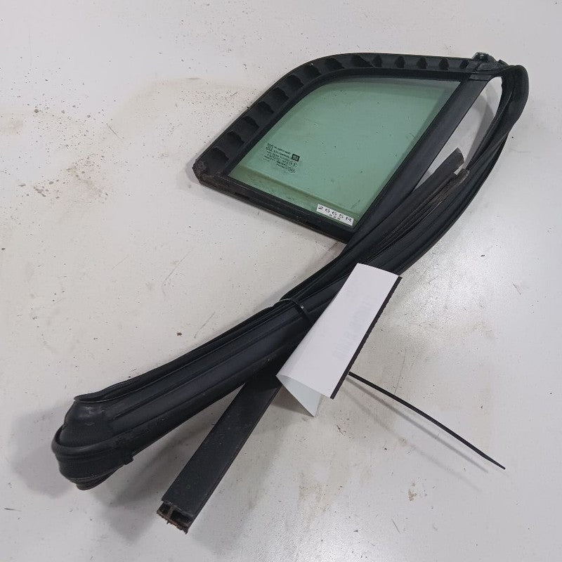 Buick Encore Door Glass Window Seal Rubber Right Passenger Front  2022