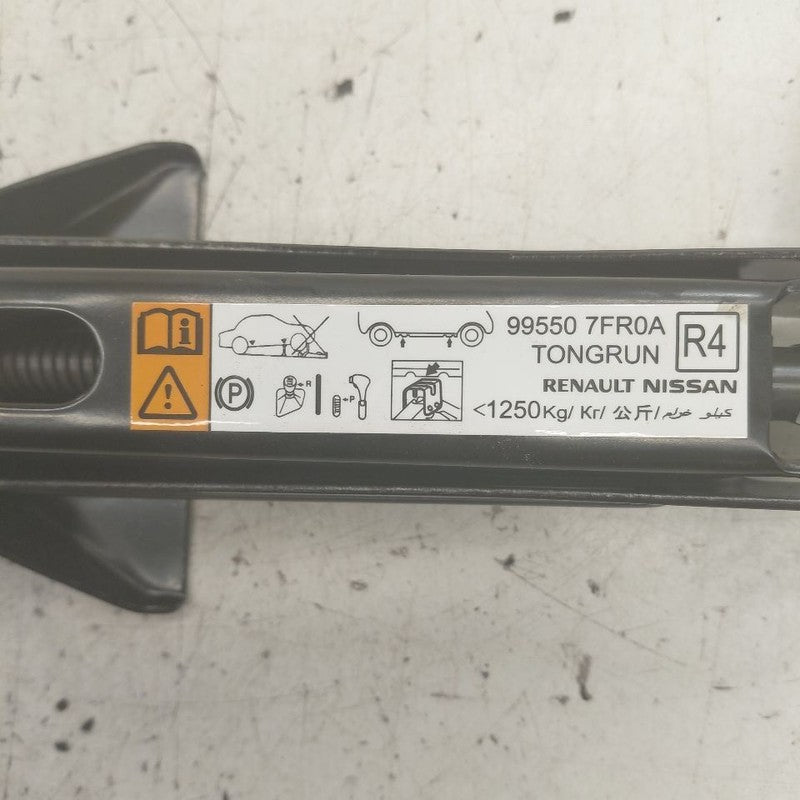 Nissan Rogue Spare Tire Changing Jack  2021 2022 2023