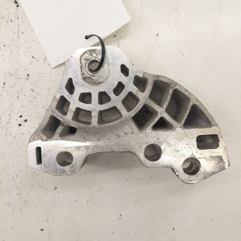 Hyundai Santa Fe Engine Motor Mount Bracket Right Passenger  2019 2020