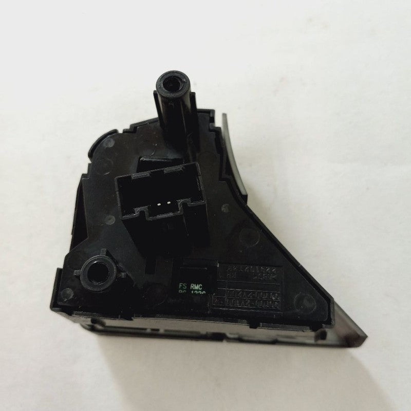 Hyundai Veloster Steering Wheel Cruise Control Switch {967002V100} 201