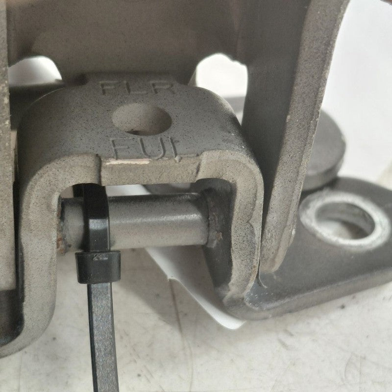 Hyundai Veloster Door Hinge Set Left Front Driver  2017 2016 2015 2014
