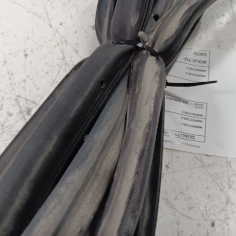 Ford Fiesta On Door Seal Rubber Left Rear Back  2014 2015 2016 2017 20