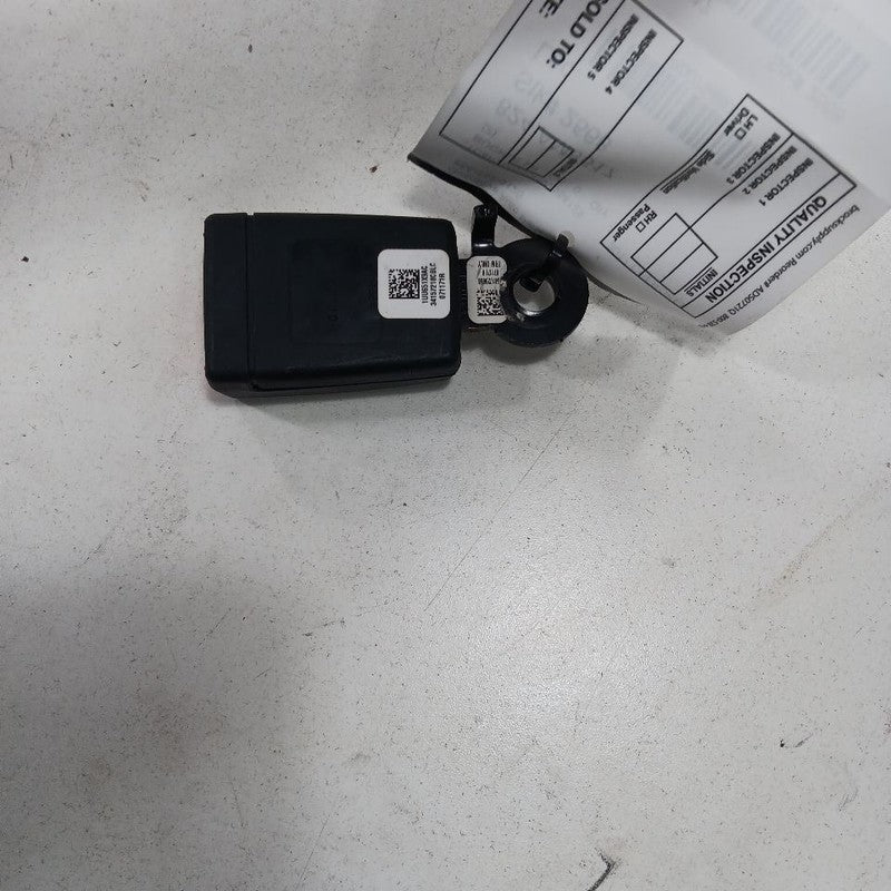 Jeep Cherokee Seat Belt Buckle Latch Left Driver Rear Back  2015 2016 2017